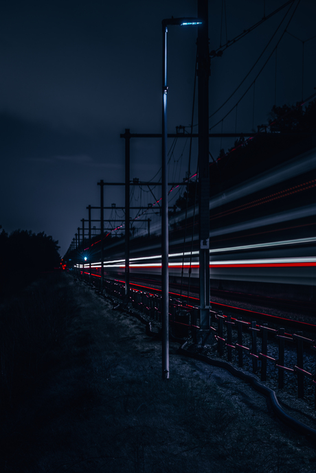 Trein raast voorbij