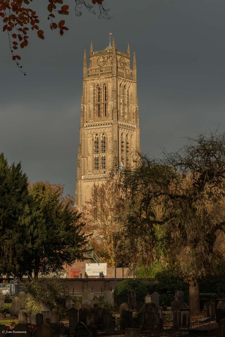 Tuussen kerk en begraafplaats de "Stadsbrouwerij"