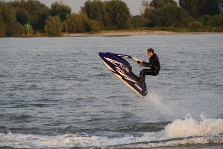 Jet-ski