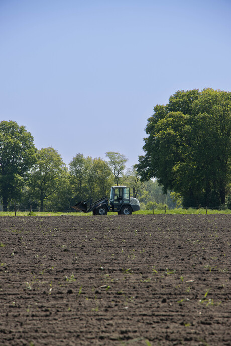 tractor op een landschap