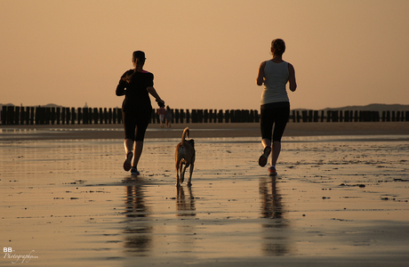Sunset beach run threesome