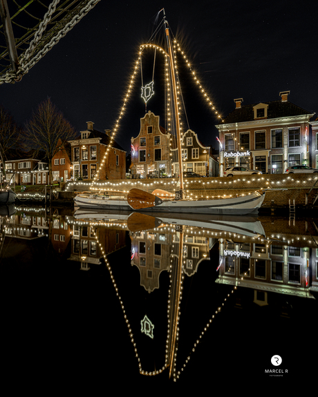 skûtjse Ebenhaëzer aan de kade in Dokkum