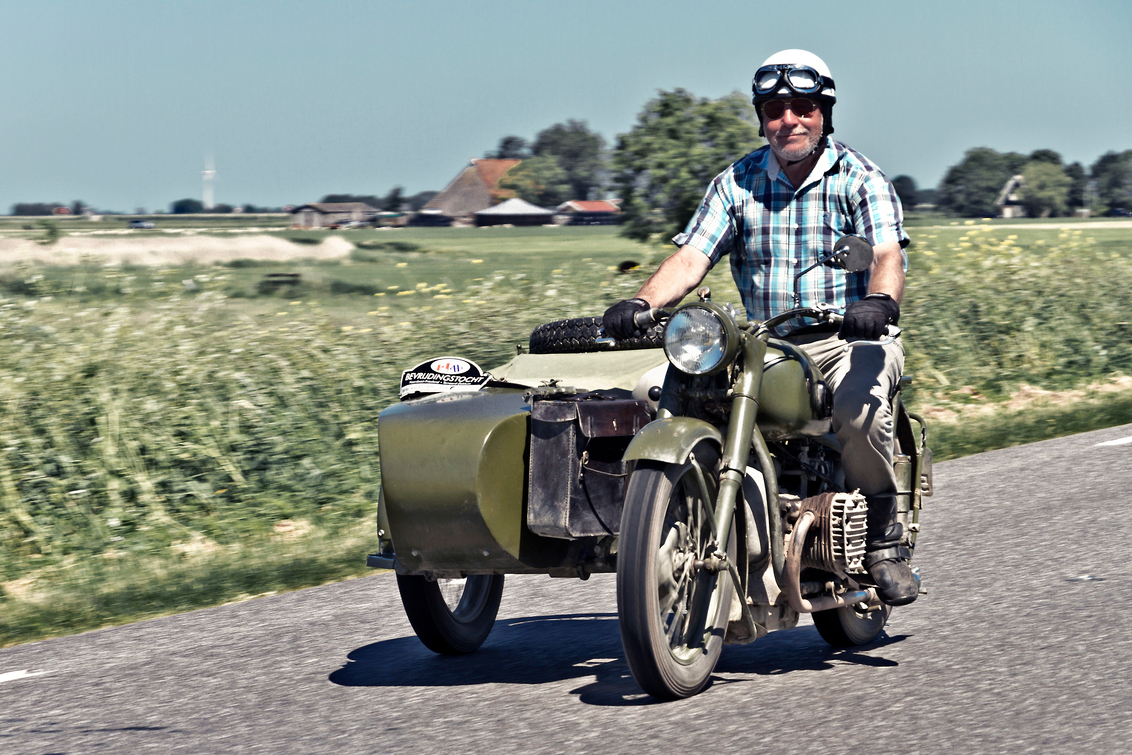 1962 Chang Jiang CJ750 M1 zijspan - 1962 Chang Jiang CJ750 M1 zijspan

- de zijspan is standaard
- werd ook verkocht als Tai Shan, Dong Tian en Yangtze en in sommige Europese landen  - foto door clay op 23-02-2020 - deze foto bevat: clay