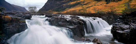 Watervalletje in Schotland - panorama.jpg