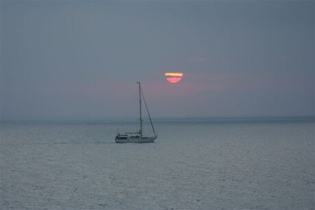 zonsopgang bij Ag.Nikolaou Zakynthos