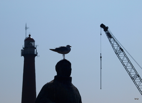 tussen vuurtoren en kraan