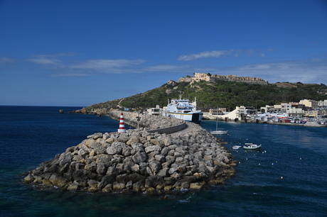  Zicht op de haven van Mgarr op het eiland Gozo