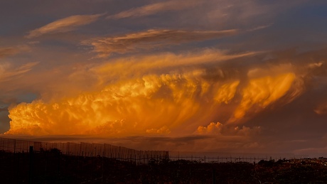 Dreigende, zware onweerswolk