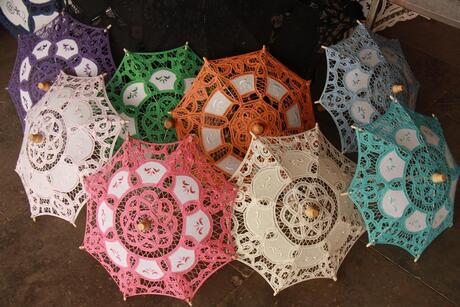 gekleurde parasols