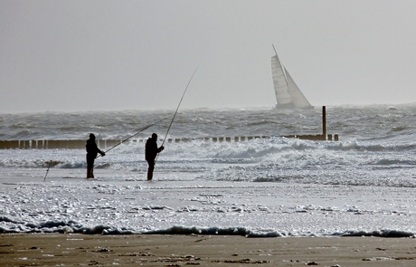 Storm aan strand