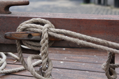 touw van oud zeilbootje