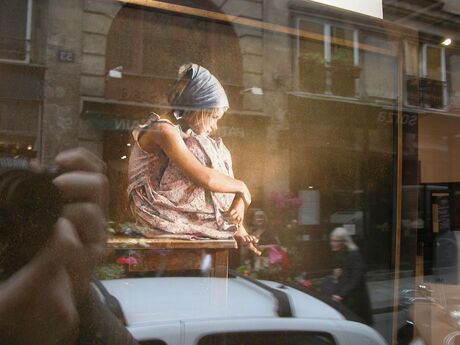 Meisje in winkelruit