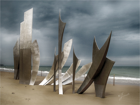 Omaha Beach monument Les Braves