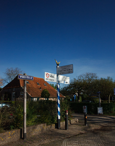 routewijzer in bronkhorst