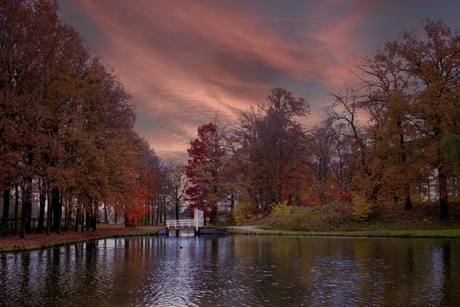 Herfst aan de grolsche gracht. Groenlo.