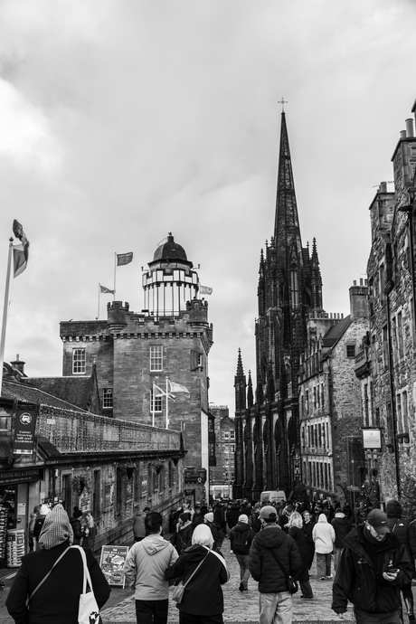 Lekker wandelen door een druilerige stad