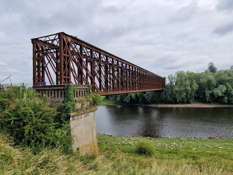 Spoorbrug over de Rijn