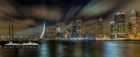 Rotterdam bij nacht