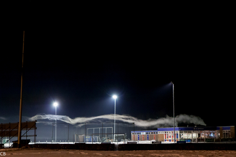 Voetbalkantine bij avond