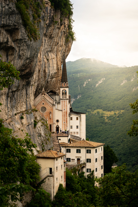 Madonna della Corona