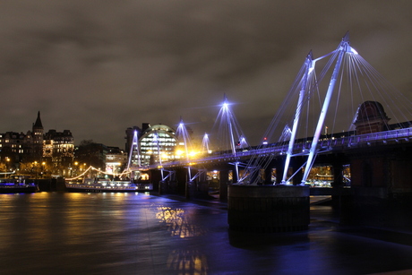 Hungerford Bridge