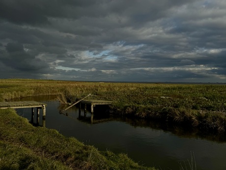 Bruggetje is kapot!