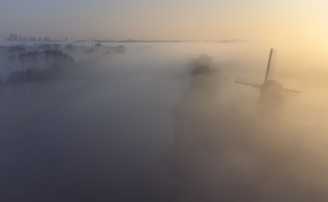 Zonsopkomst bij de Amstel