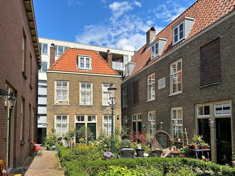 Een verborgen hofje in Dordrecht 