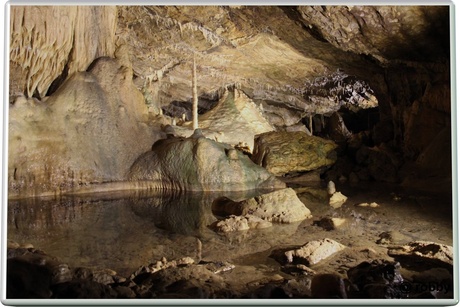 Grotte van Hoton