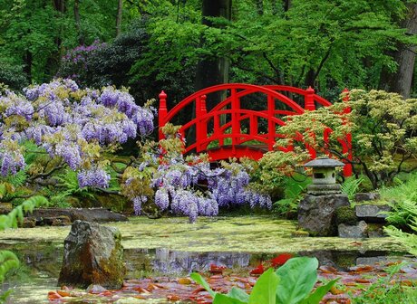 red bridge