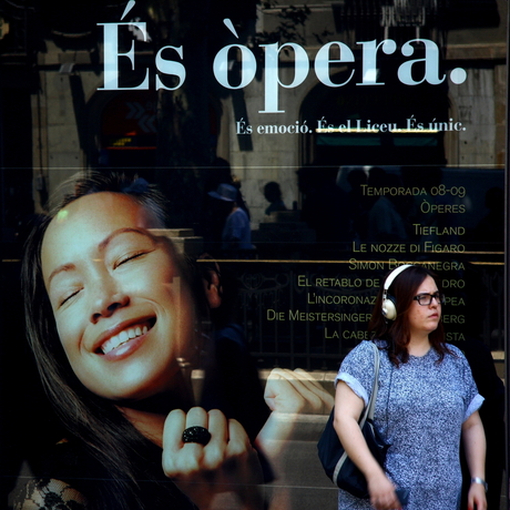 Es opera