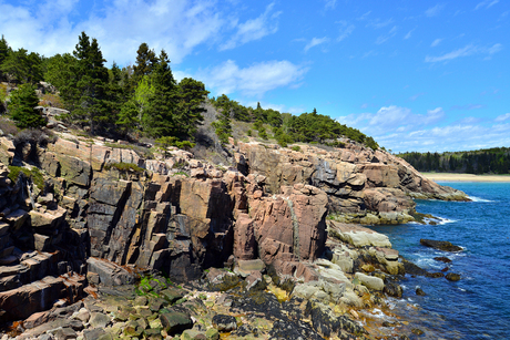 Rotspartij langs de kust bij Bar Harbor