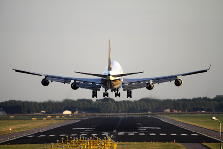 Landing 747