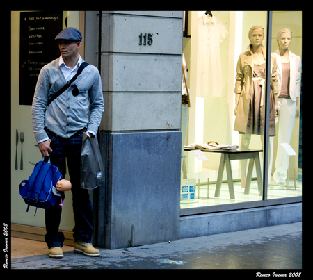 Uh.. vader met kind..........? - Nog weer even terug in de sfeer van die geweldige dag in Antwerpen........ - foto door r.iwema op 26-10-2008 - deze foto bevat: antwerpentour