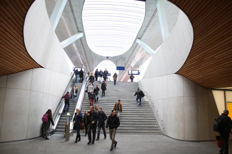 toegang perron nieuw station Arnhem