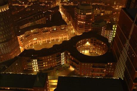 Den Haag.....avond-uitzicht vanaf 28-hoog