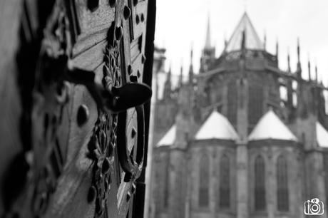 Sint-Vituskathedraal vanuit de Sint-Jorisbasiliek