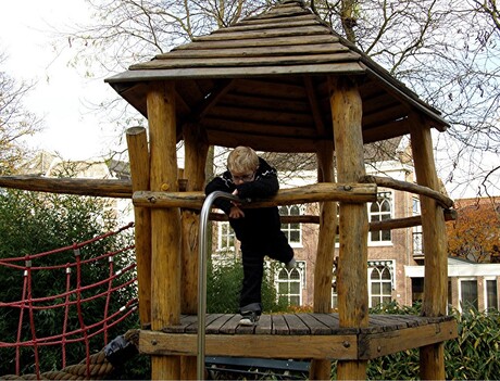 ?? HOE KOM IK NOU BENEDEN ??