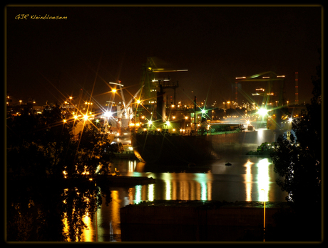 Lichten op de Waalhaven