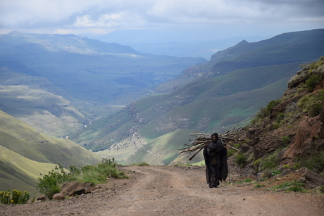 Locale inwoner van Lesotho op Sani Pass