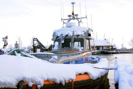 Reddingsboot in de winter