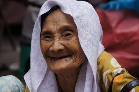 Malasian old lady!!