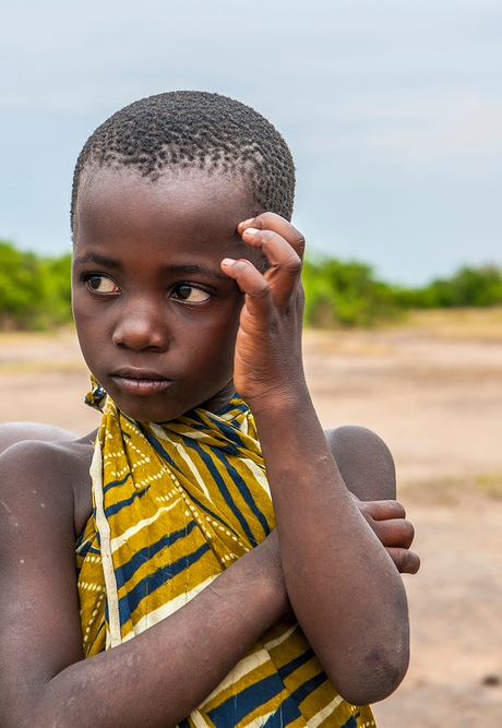 Meisje in dorpje Uganda.jpg
