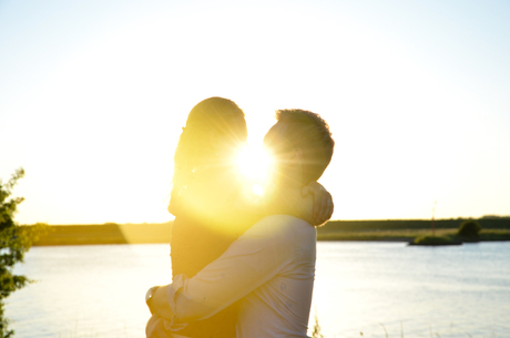 A sunrise kiss in the golden hour!
