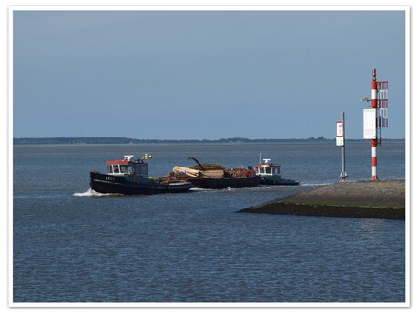 sleepboot op de wadden Lauwersoog 1