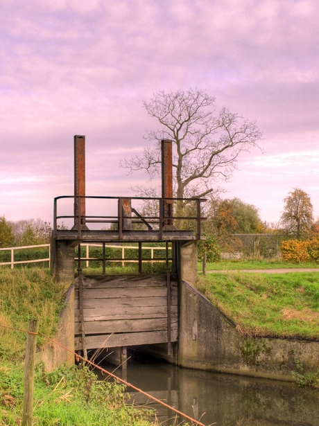 HDR van het sluisje in Ophoven