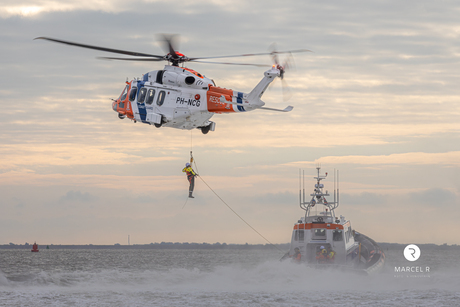 KNRM oefening samen met de Kustwacht