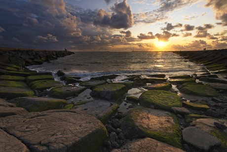 Between the peers lights