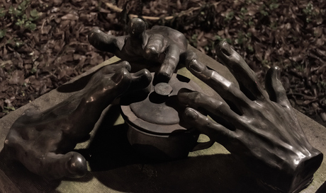 hands