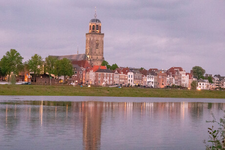 Avond breekt aan in Deventer
